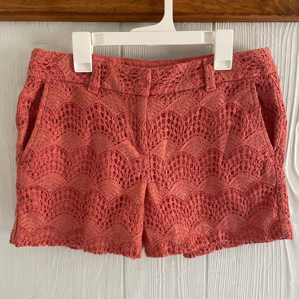 Ann Taylor Loft Women’s Salmon Colored Crochet Textured Shorts Size 2